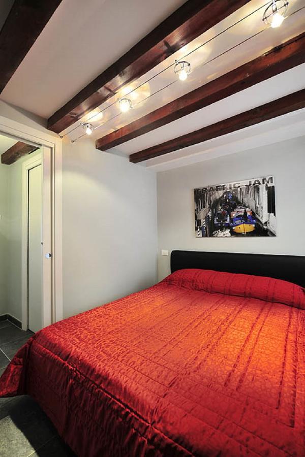 Palace La Vida Apartments By Wonderful Italy Венеция Экстерьер фото